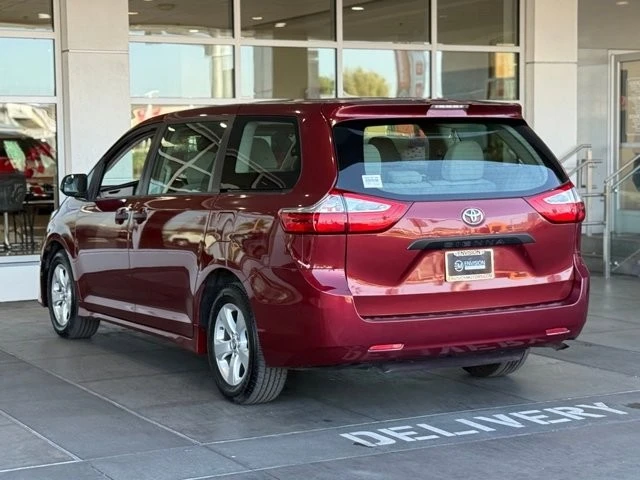 2018 Toyota Sienna 3rd Gen - Image 9 of 21