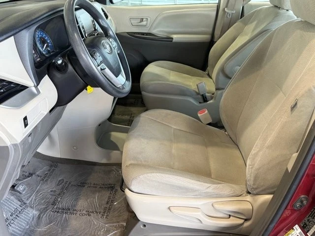 2018 Toyota Sienna 3rd Gen - Image 17 of 21