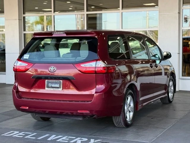 2018 Toyota Sienna 3rd Gen - Image 11 of 21