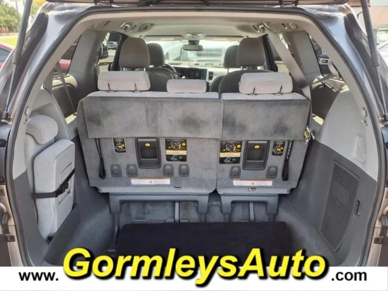 2018 Toyota Sienna 3rd Gen - Image 10 of 12