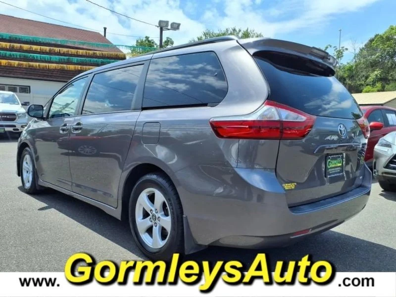 2018 Toyota Sienna 3rd Gen - Image 3 of 12