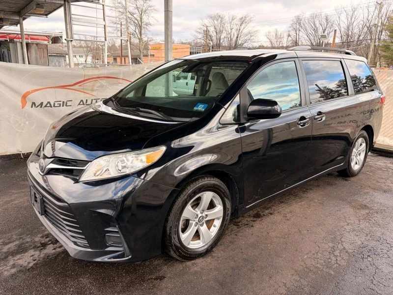 2018 Toyota Sienna 3rd Gen - Image 8 of 12