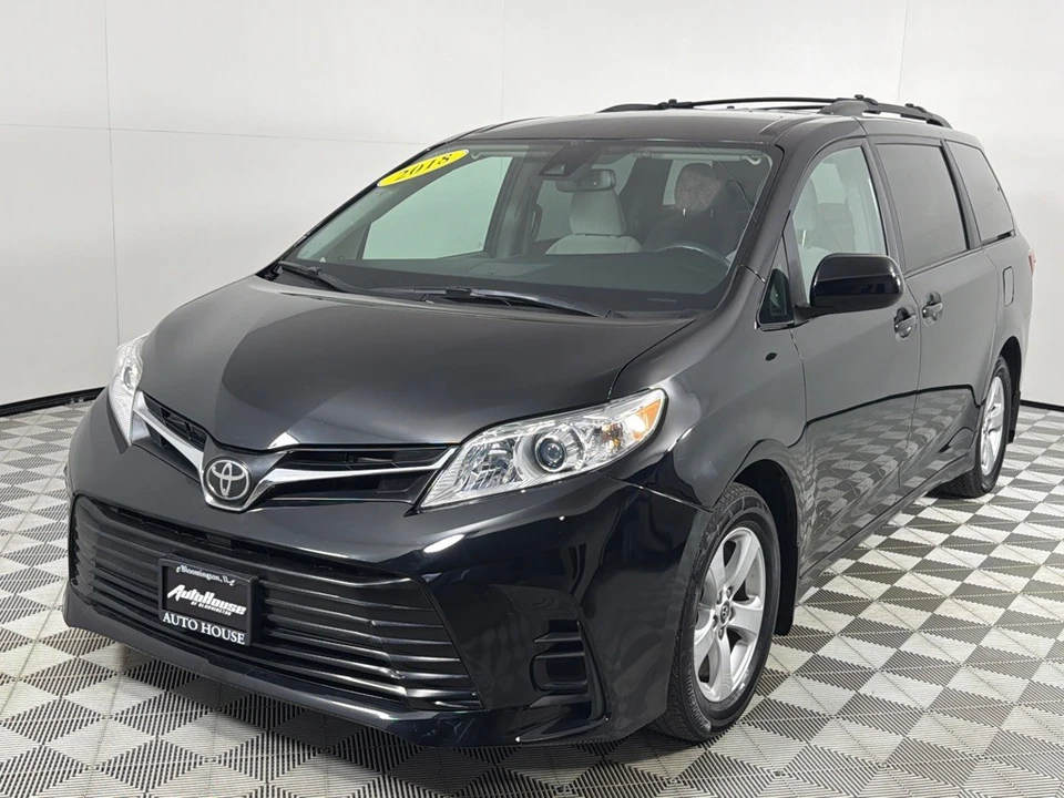 2018 Toyota Sienna 3rd Gen - Image 8 of 12