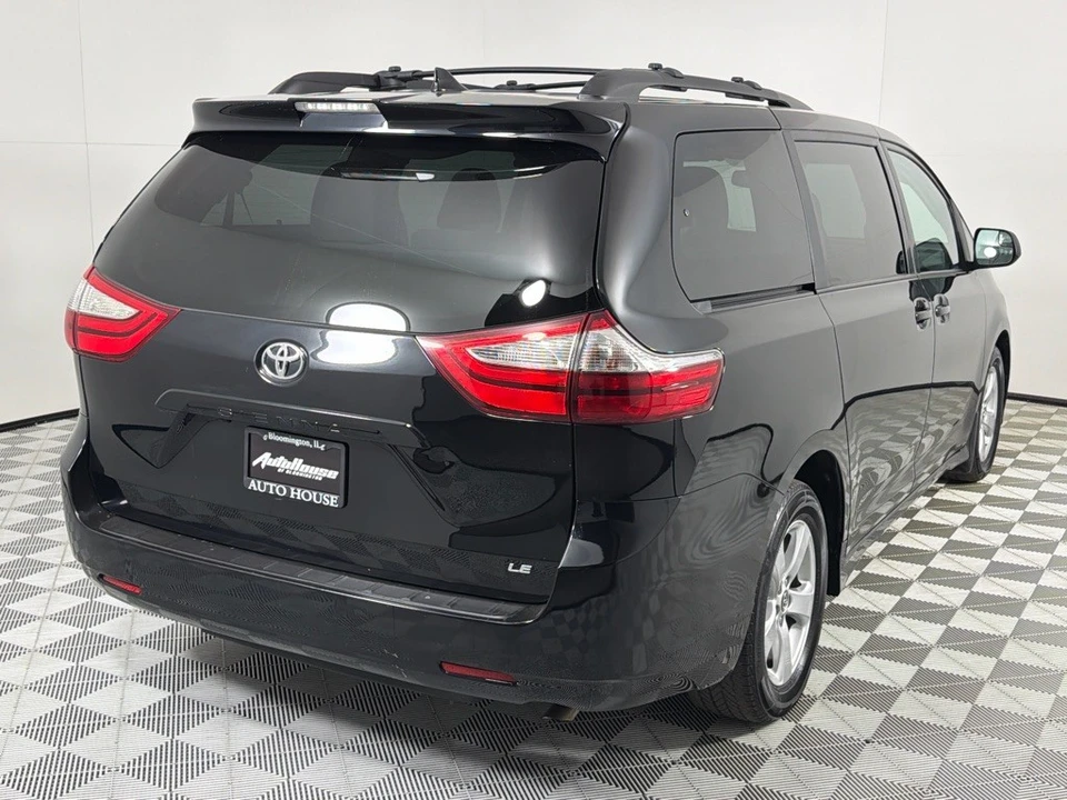 2018 Toyota Sienna 3rd Gen - Image 4 of 12