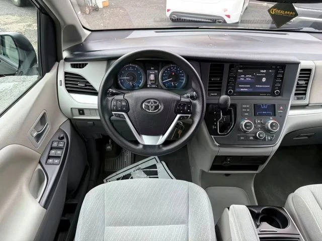 2018 Toyota Sienna 3rd Gen - Image 13 of 21