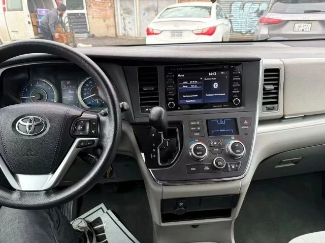2018 Toyota Sienna 3rd Gen - Image 17 of 21