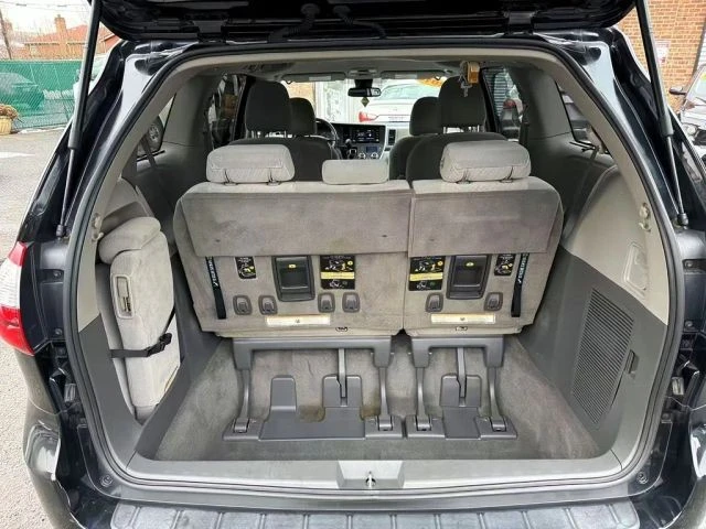 2018 Toyota Sienna 3rd Gen - Image 21 of 21