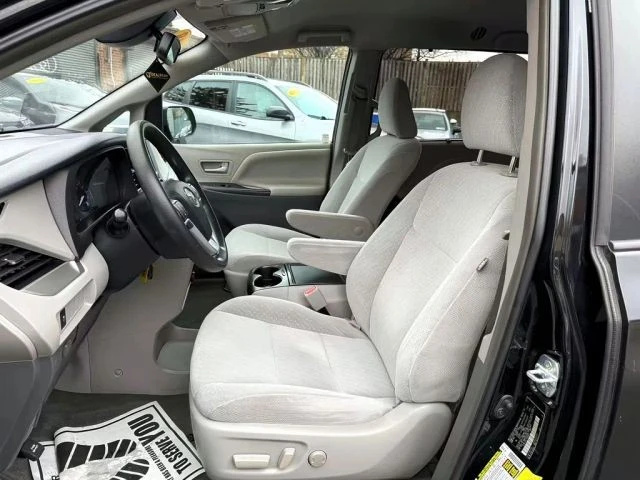 2018 Toyota Sienna 3rd Gen - Image 9 of 21