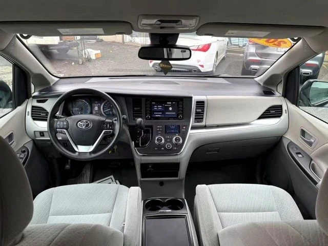 2018 Toyota Sienna 3rd Gen - Image 12 of 21