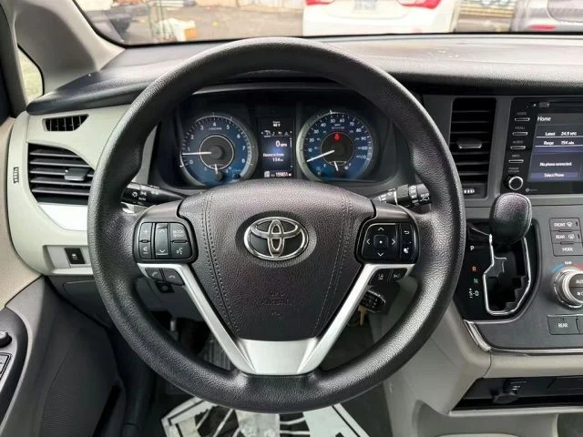 2018 Toyota Sienna 3rd Gen - Image 14 of 21