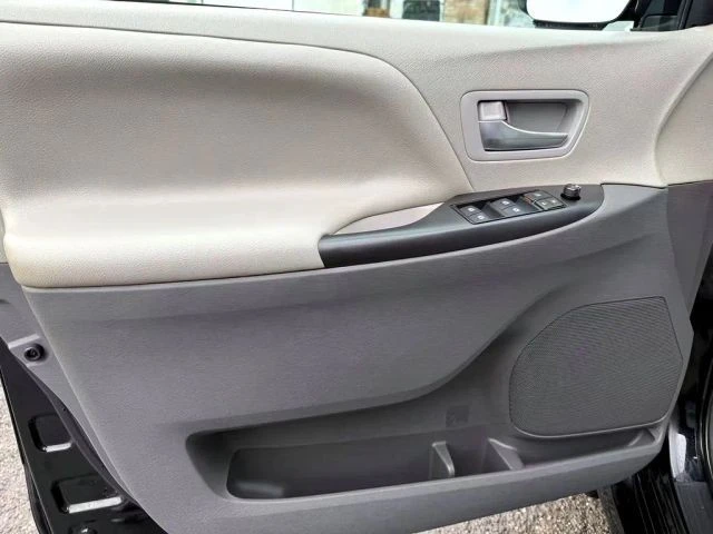 2018 Toyota Sienna 3rd Gen - Image 10 of 21
