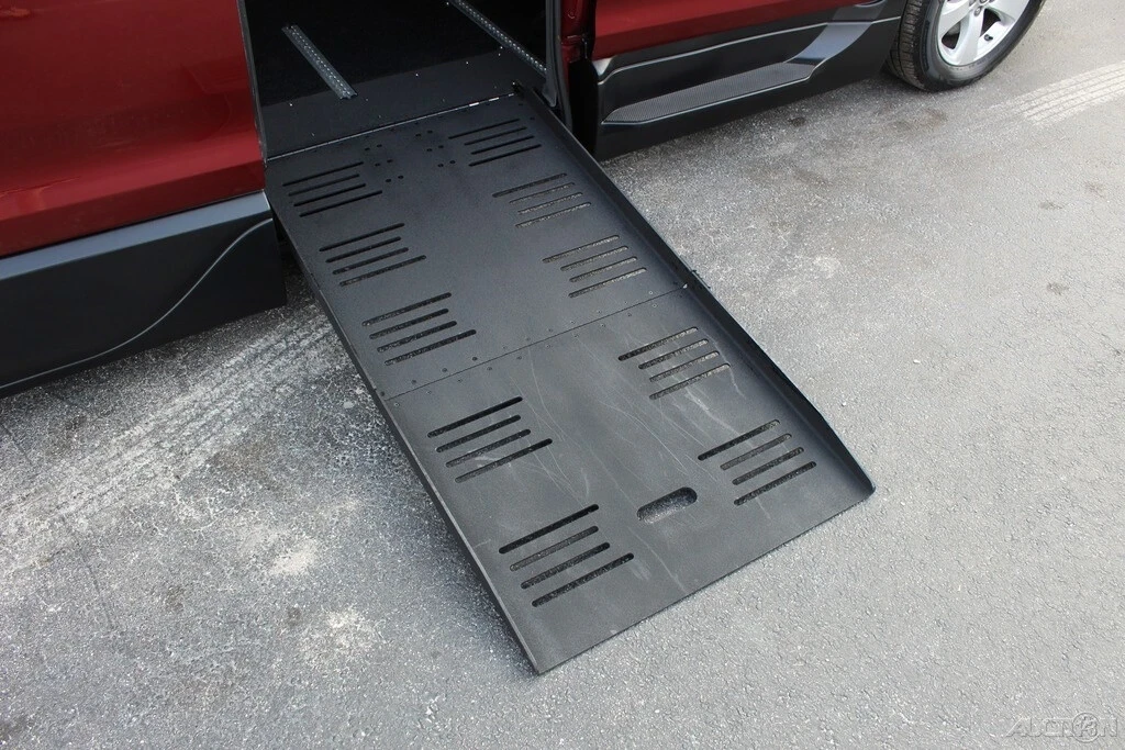 2018 Toyota Sienna 3rd Gen - Image 11 of 12
