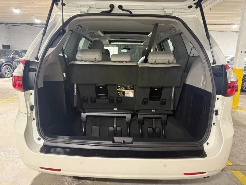 2018 Toyota Sienna 3rd Gen - Image 7 of 12