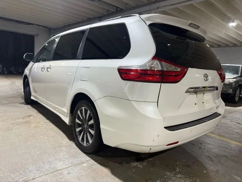 2018 Toyota Sienna 3rd Gen - Image 3 of 12