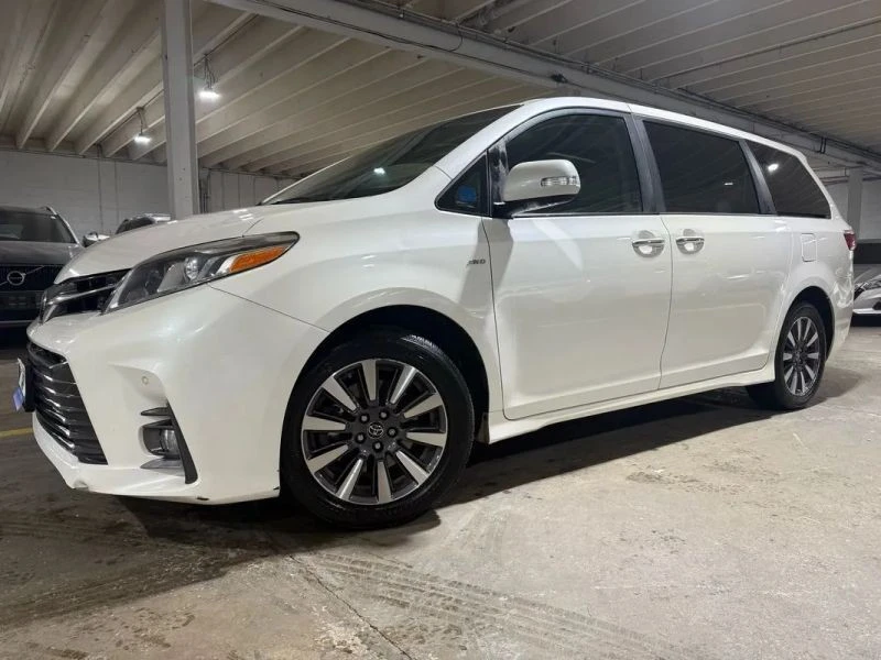 2018 Toyota Sienna 3rd Gen - Image 2 of 12