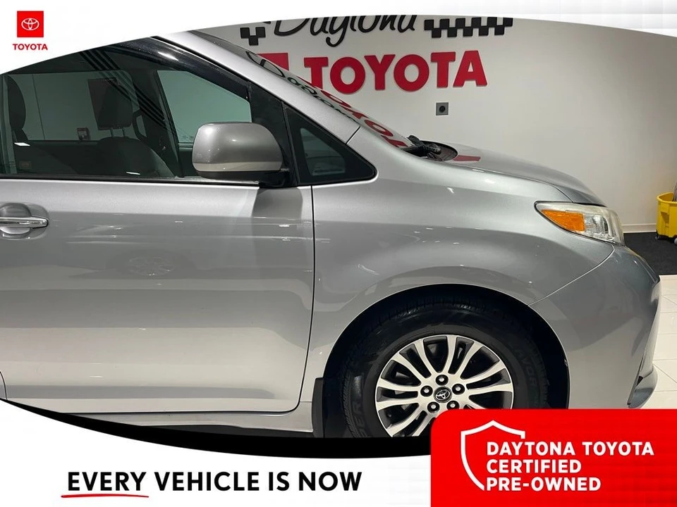 2018 Toyota Sienna 3rd Gen - Image 6 of 12