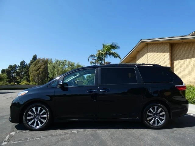 2018 Toyota Sienna 3rd Gen - Image 13 of 21
