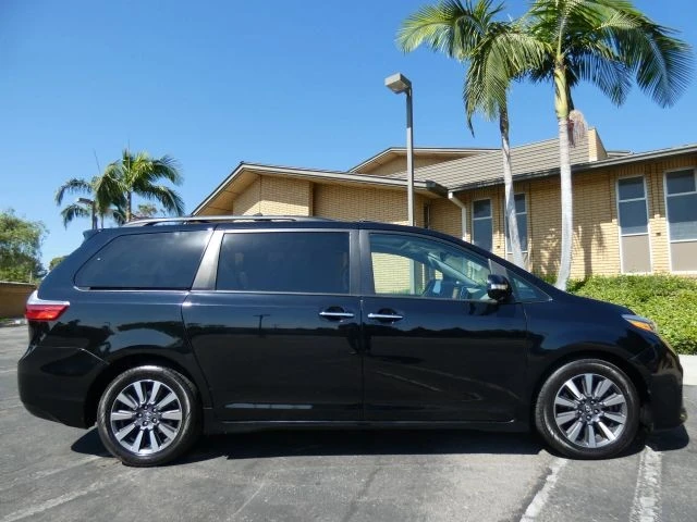 2018 Toyota Sienna 3rd Gen - Image 5 of 21