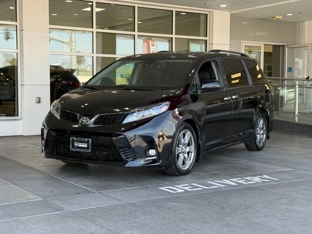 2018 Toyota Sienna 3rd Gen - Image 2 of 21