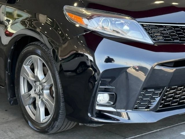 2018 Toyota Sienna 3rd Gen - Image 8 of 21