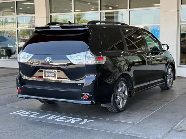 2018 Toyota Sienna 3rd Gen - Image 14 of 21