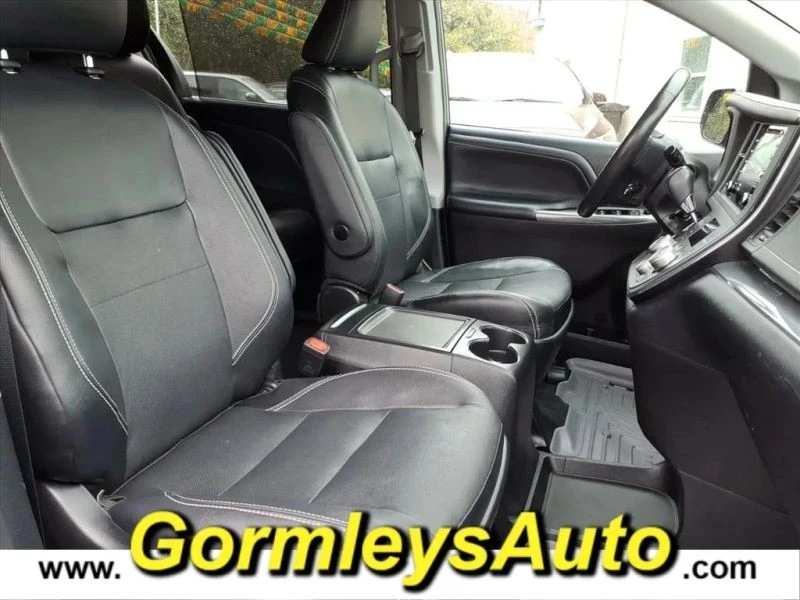 2018 Toyota Sienna 3rd Gen - Image 6 of 12