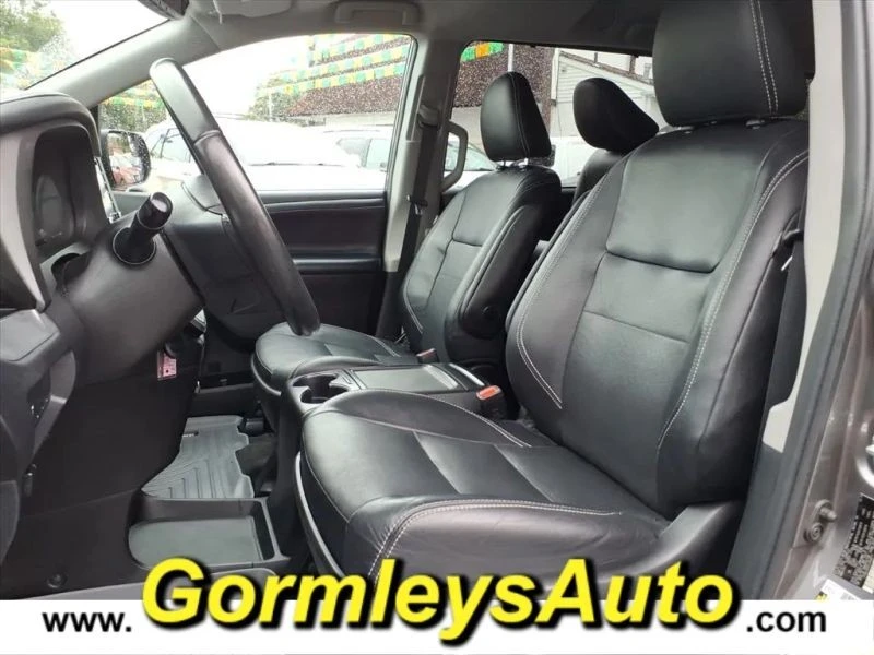 2018 Toyota Sienna 3rd Gen - Image 11 of 12
