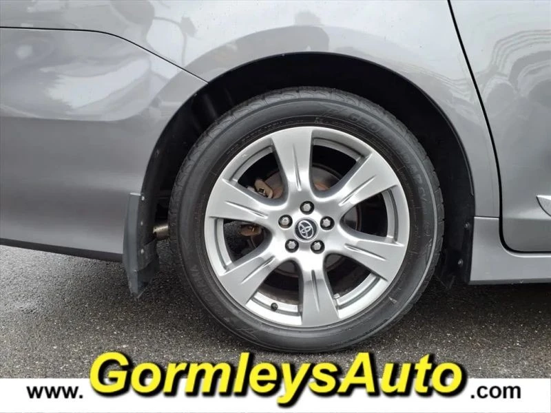 2018 Toyota Sienna 3rd Gen - Image 5 of 12