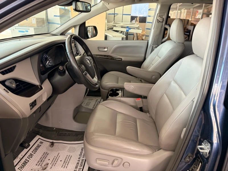2018 Toyota Sienna 3rd Gen - Image 11 of 12