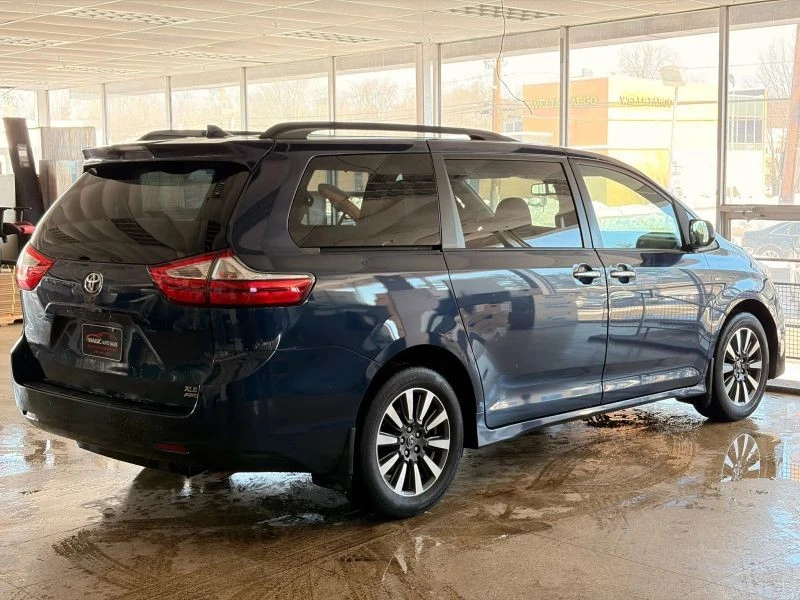 2018 Toyota Sienna 3rd Gen - Image 7 of 12