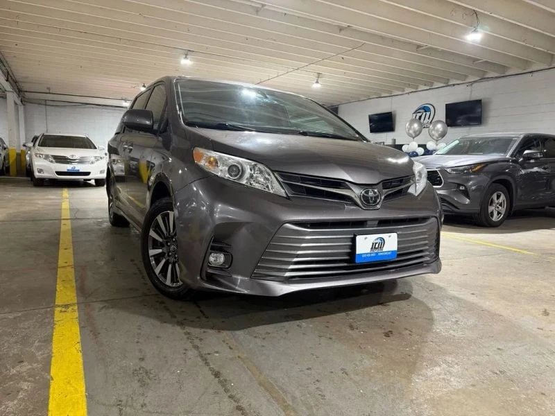 2018 Toyota Sienna 3rd Gen - Image 6 of 12