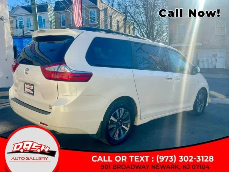 2018 Toyota Sienna 3rd Gen - Image 9 of 12