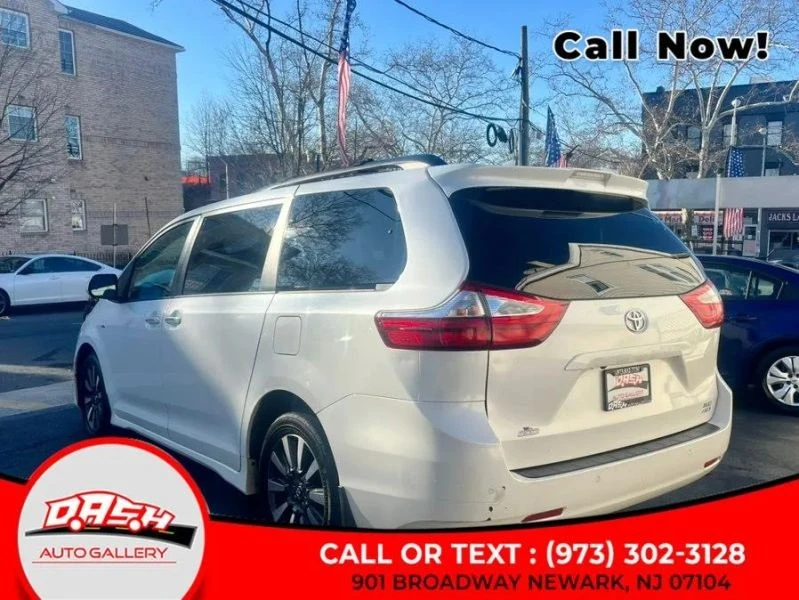 2018 Toyota Sienna 3rd Gen - Image 4 of 12