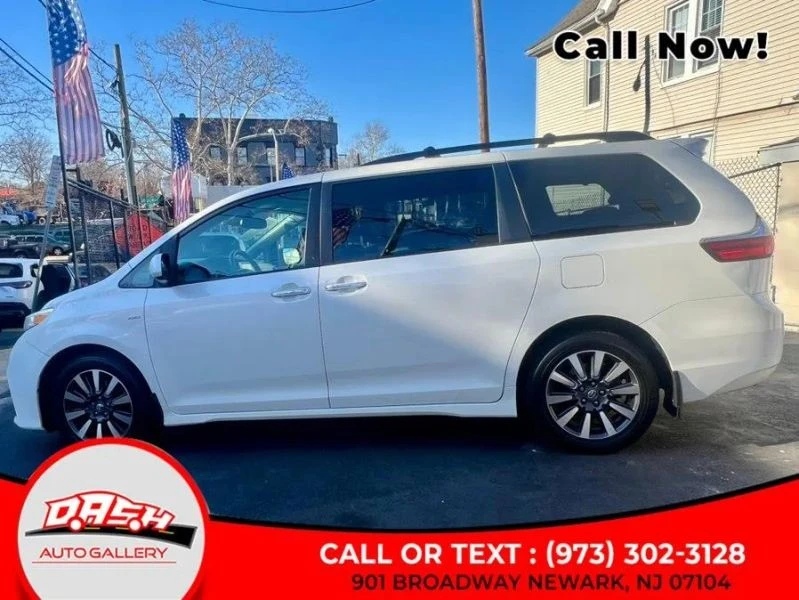 2018 Toyota Sienna 3rd Gen - Image 10 of 12
