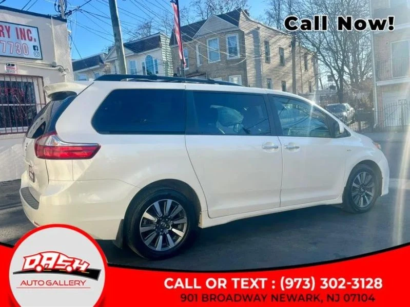 2018 Toyota Sienna 3rd Gen - Image 8 of 12
