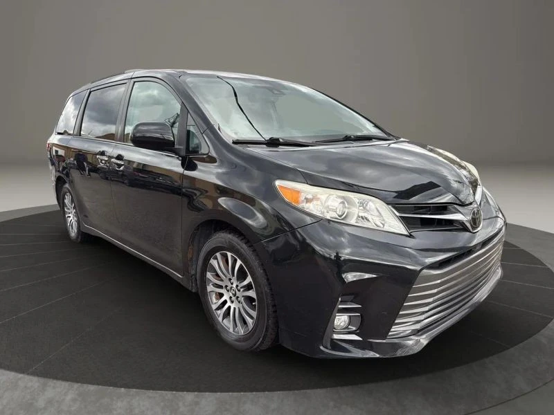 2018 Toyota Sienna 3rd Gen - Image 3 of 12