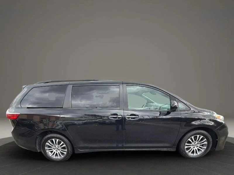2018 Toyota Sienna 3rd Gen - Image 4 of 12