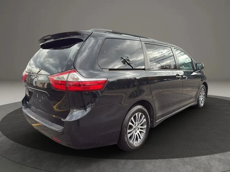 2018 Toyota Sienna 3rd Gen - Image 5 of 12