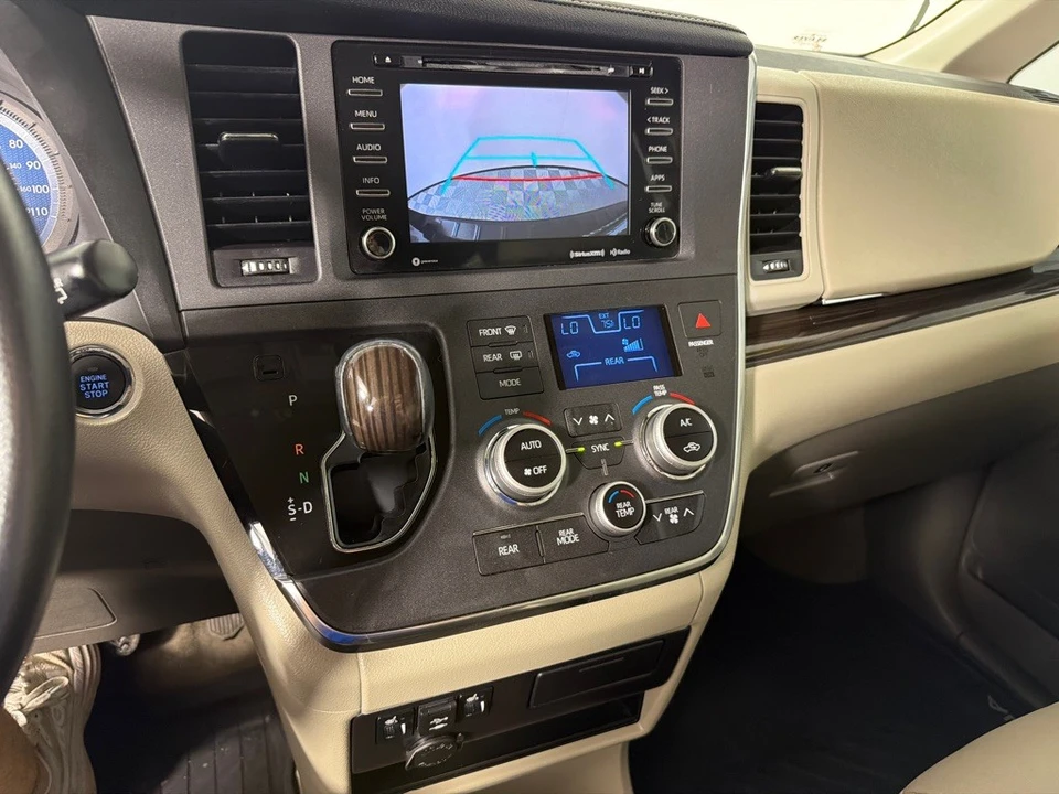 2018 Toyota Sienna 3rd Gen - Image 18 of 21