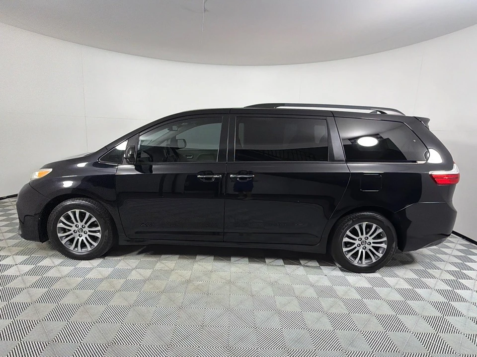 2018 Toyota Sienna 3rd Gen - Image 8 of 21