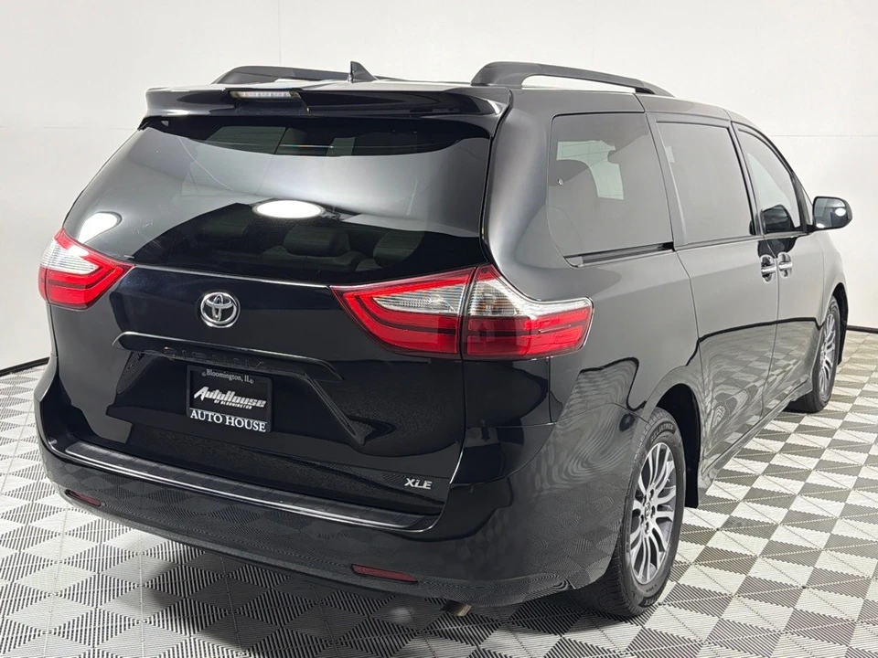 2018 Toyota Sienna 3rd Gen - Image 5 of 21