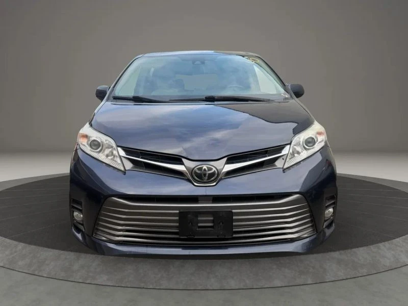 2018 Toyota Sienna 3rd Gen - Image 2 of 12