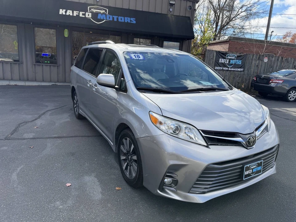 2018 Toyota Sienna 3rd Gen - Image 13 of 21