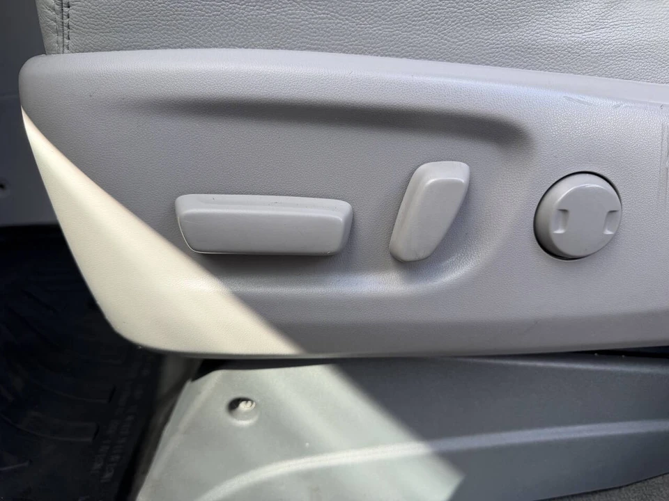 2018 Toyota Sienna 3rd Gen - Image 16 of 21