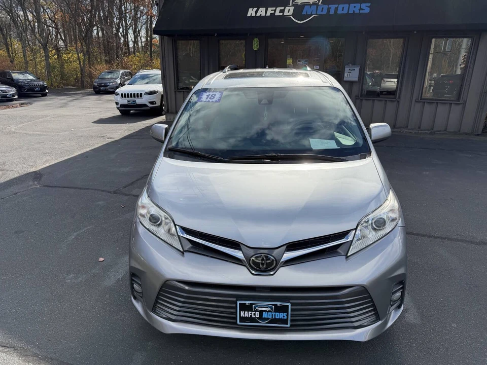 2018 Toyota Sienna 3rd Gen - Image 4 of 21