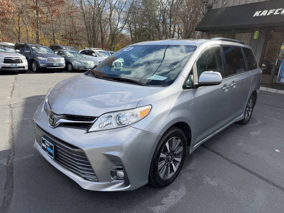 2018 Toyota Sienna 3rd Gen - Image 5 of 21