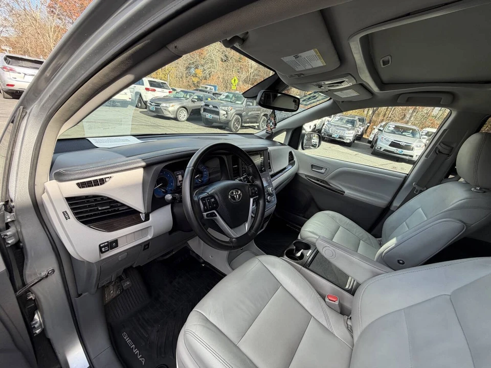 2018 Toyota Sienna 3rd Gen - Image 15 of 21