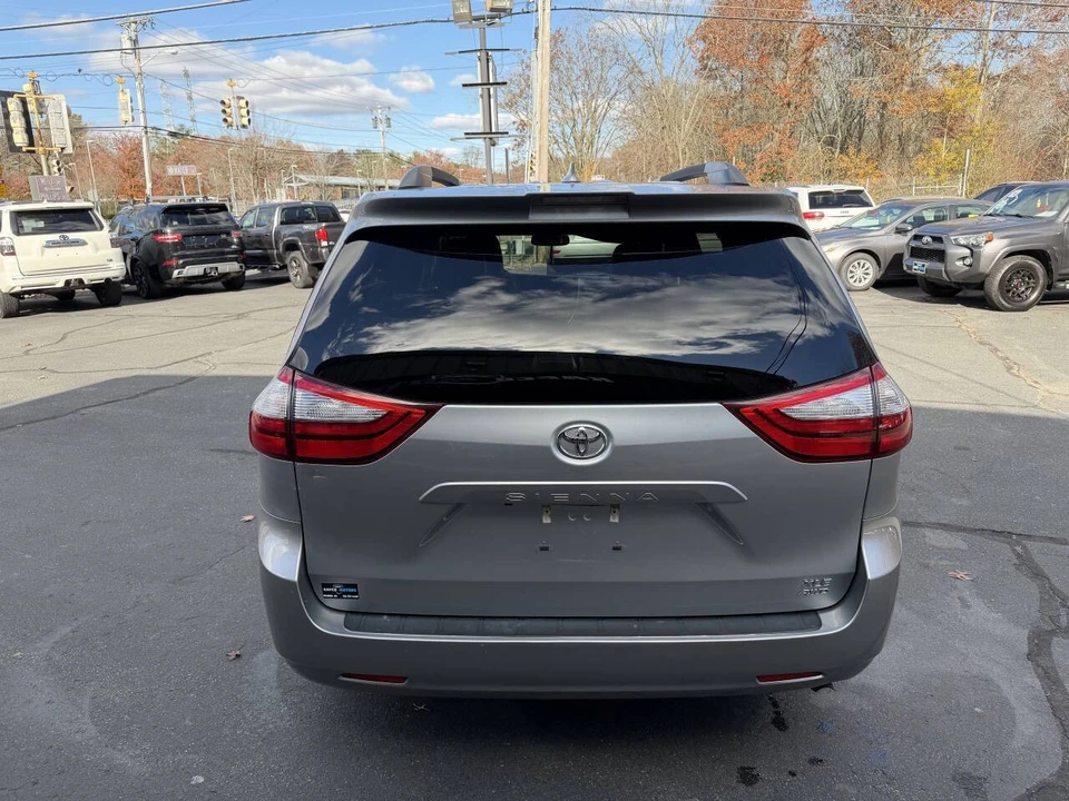 2018 Toyota Sienna 3rd Gen - Image 8 of 21