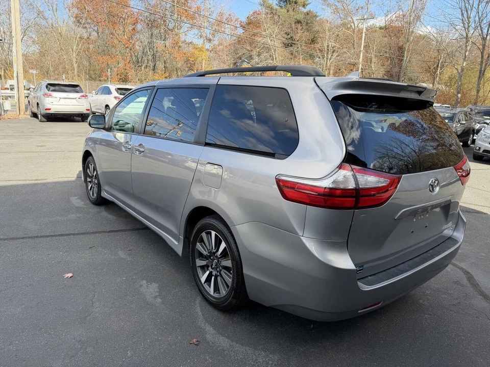 2018 Toyota Sienna 3rd Gen - Image 7 of 21