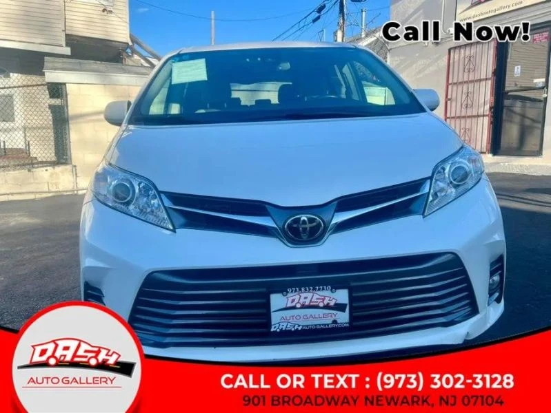 2018 Toyota Sienna 3rd Gen - Image 3 of 12